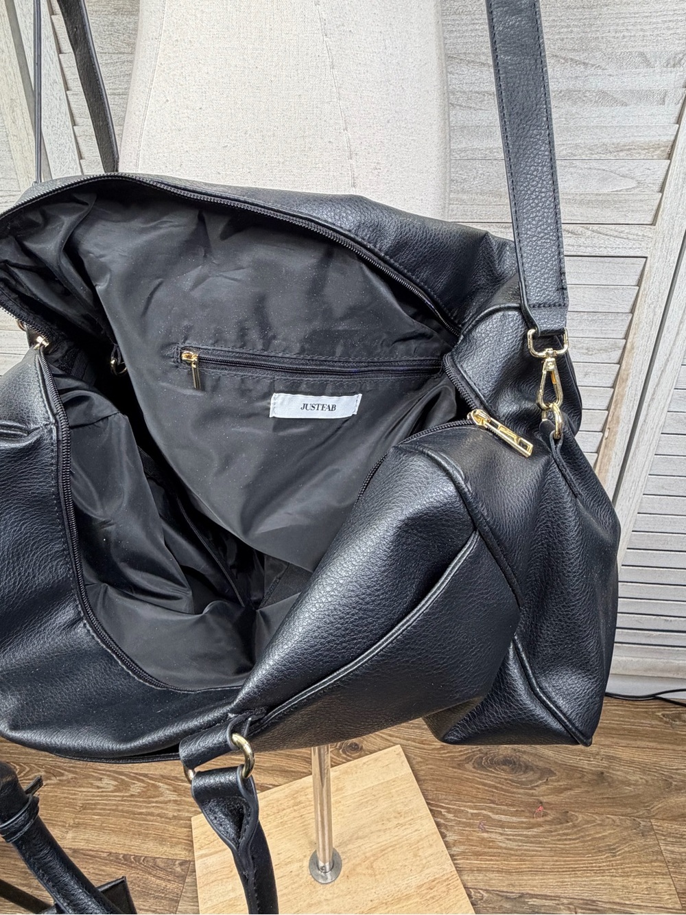 JUSTFAB Black Vegan Leather Weekender Travel Overnight Duffle Bag - Picture 7 of 8